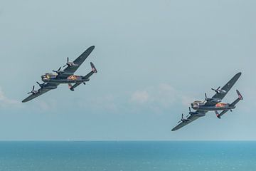 Twee AVRO Lancaster bommenwerpers. van Jaap van den Berg