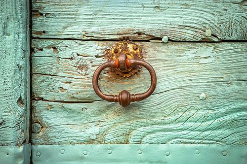 Alte verwitterte Fenstertür von Halma Fotografie