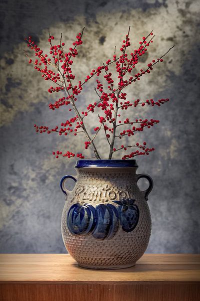 Vase with red berries by Klaartje Majoor