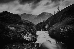 Beek in de Lasörlinger Alpen van Mark van Hattem