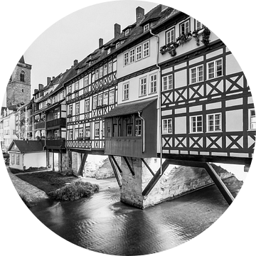 Krämerbrücke in Erfurt in de avond - Monochroom van Werner Dieterich