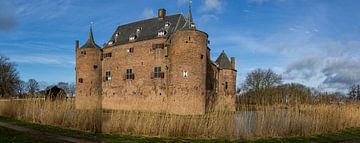 Le château d'Ammersoyen dans la province de Bommelerwaard, en Gueldre. sur Hans Blommestijn