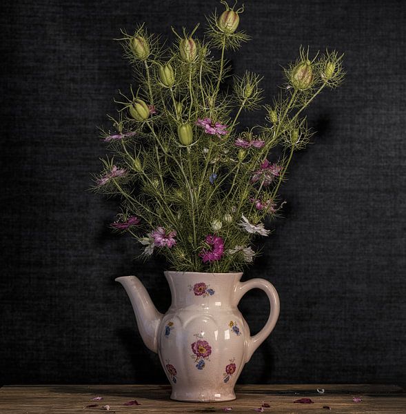 stilleven vaas met bloemen van Carina Meijer ÇaVa Fotografie