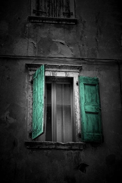 Fenster in der Altstadt von Limone sul Garda von Heiko Kueverling