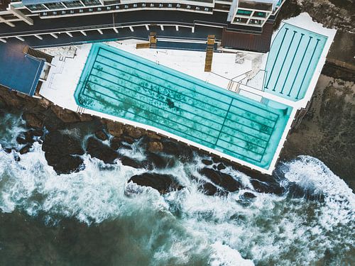 Bondi Beach Zwembad naast de zee in Sydney, Australië