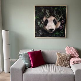 Klantfoto: Een nieuwsgierige Panda beer van Bert Hooijer, op canvas