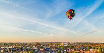 Luchtballon boven Hilversum van Dennis Kuzee