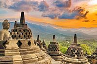 Borobudur: Buddha in open Stupa