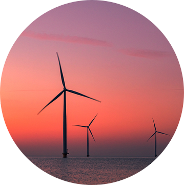 Windturbines in een offshore windpark die elektriciteit produceren