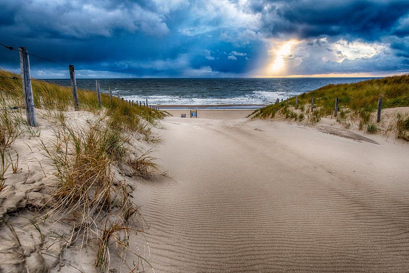 La transition plage pendant un jour de tempête en Avril par Alex Hiemstra