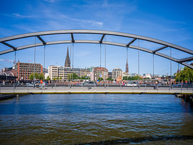 Hamburg – De Niederbaumbrug en de Hamburger Michel