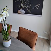 Klantfoto: Stilleven magnolia van Klaartje Majoor, op canvas