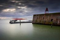Holländische Wolken über dem Hafen von Vlissingen an der Küste von Zeeland von gaps photography Miniaturansicht