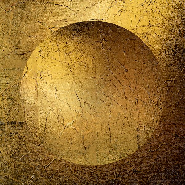 Kugel aus Gold in einem Quadrat. von Alie Ekkelenkamp