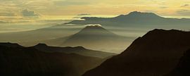 sprookjeslandschap, ochtend, Rinjani Lombok Indonesië van Ruben Renaud