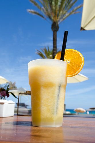 Cocktail bij de beachclub