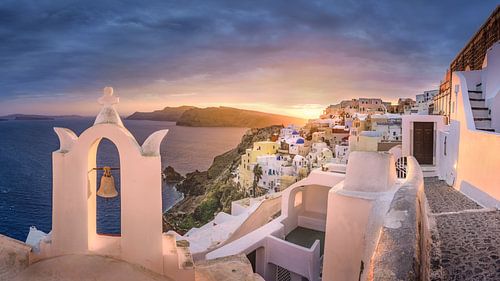 Zonsondergang op Santorini in Griekenland