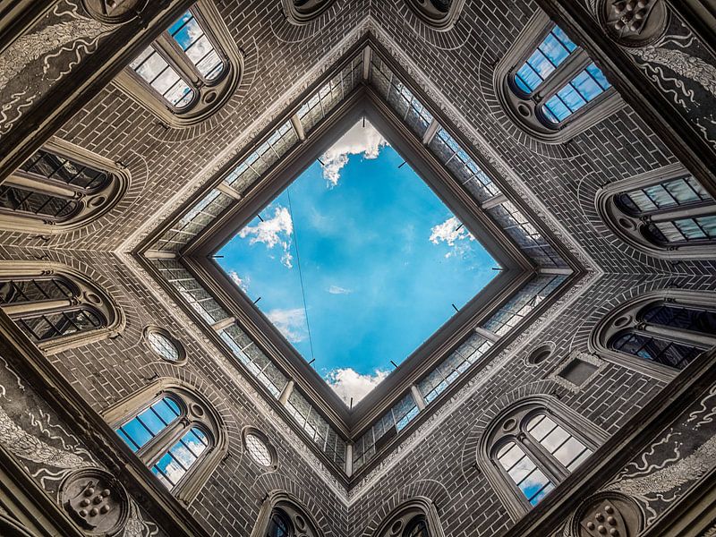 Sky view from the courtyard of Palazzo Medici Riccardi by Roelof Nijholt