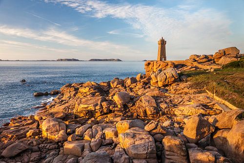 Coast with the Phare de Ploumanac`h, Cote de Granit Rose, Brittany
