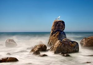 Felsen im Meer Landschaft  von Marcel van Balken