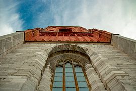 St John's church with its red tower tip by Mark Zoet