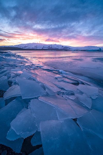 Glowing Ice von Peter Proksch