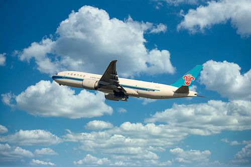 China South Cargo, registratienummer B 2072. Een Boeing 777F