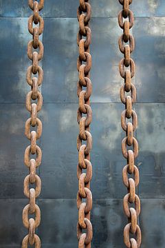 3 rusty chains by Klaartje Majoor