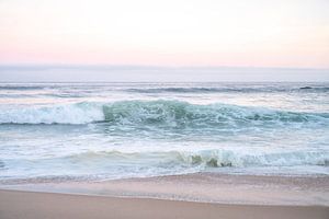 Sonnenaufgang am Praia da Adraga Portugal Kunstdruck - pastellblau und rosa Natur- und Reisefotografie.