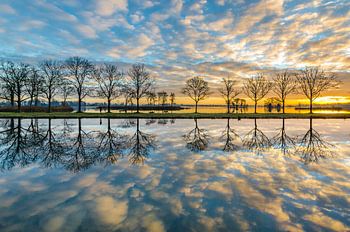 Sonnenaufgang mit Reflexion