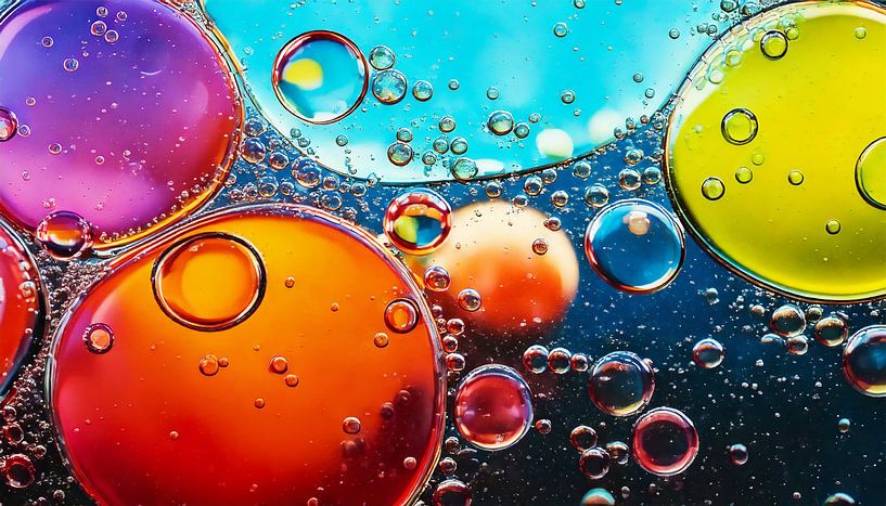 Luftblasen mit Farbe von Mustafa Kurnaz