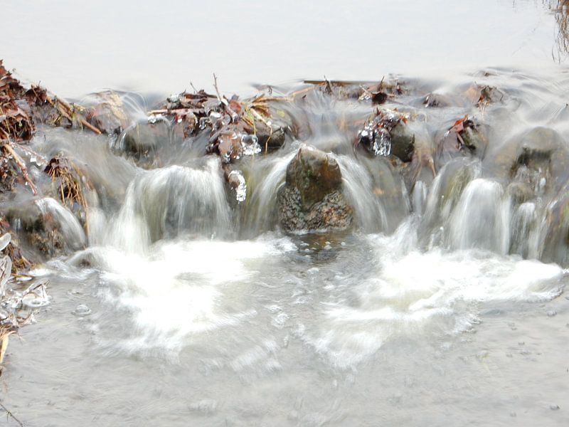 kleiner Wasserfall von Joke te Grotenhuis