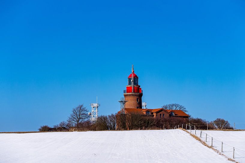Der Leuchtturm in Bastorf im Winter von Rico Ködder