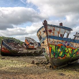 HDR Cimetiere a bateaux scheepskerkhof in France by W J Kok