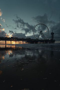 Sunset pier van Rene scheuneman