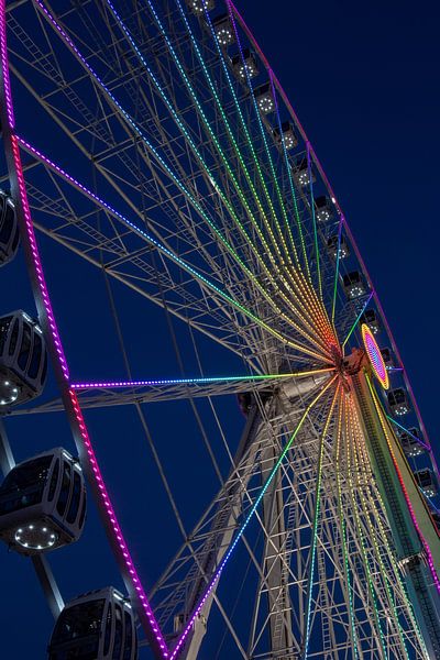 Ferris wheel at night by Udo Herrmann