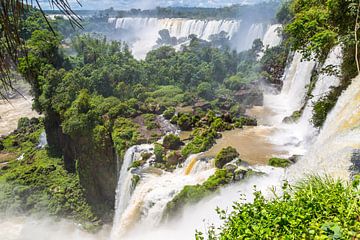 Iguazu National Park by Peter Leenen