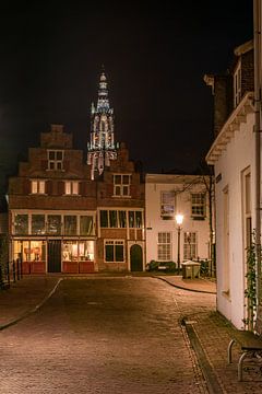 Nachtfoto van de onze lieve vrouwe toren(lange Jan) in Amersfoort