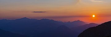 Zonsondergang vanaf de Zeigersattel op de Nebelhorn, 2224m, Allgäuer Alpen van Walter G. Allgöwer