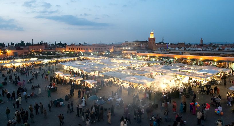 Panorama du marché de Djeema-el-fna Marrakech Maroc par Keesnan Dogger Fotografie