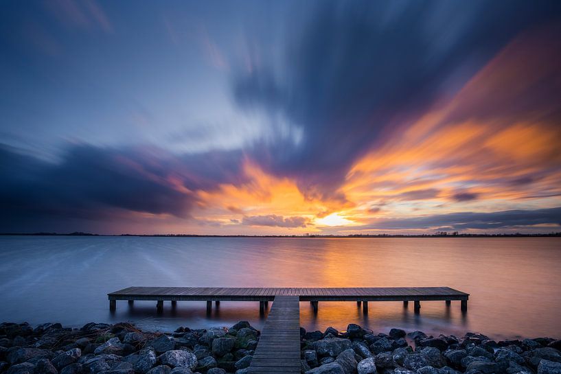 Sonnenuntergang am See von Ton Drijfhamer