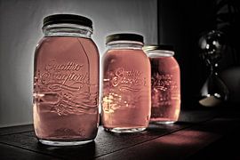 Eau de couleur orange sur Björn Leurs