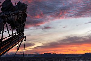 Coucher de soleil spectaculaire depuis un voilier