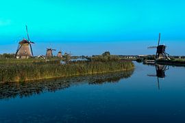 Kinderdijk molens in de avond van Maarten Verhees