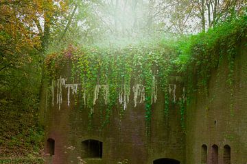 Fort bij Vechten -  zon over de fortmuur van Wout van den Berg