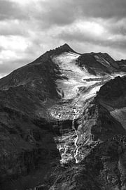 View of the melting Gran Paradiso glacier in the Italian Alps (portrait, black and white) by André Blom Fotografie Utrecht