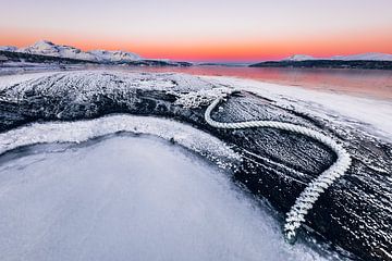 Kleurrijke zonsopkomst nabij Tromsø, Noorwegen van Martijn Smeets