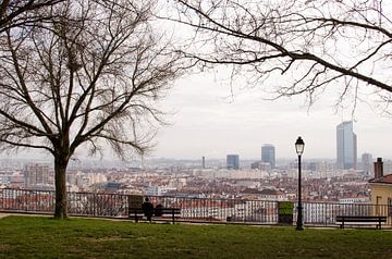 Lyon vanaf de Croix-Rousse heuvel - Oogverblindend stedelijk uitzicht van Carolina Reina