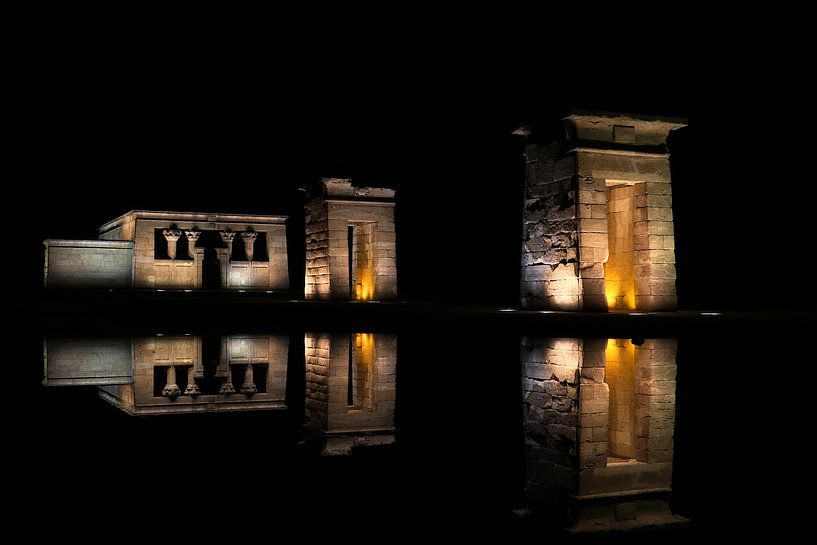 Templo de Debod by Harro Jansz