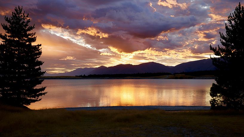 Lake Pukaki: Stunning Sunset with Orange Sky by Be More Outdoor
